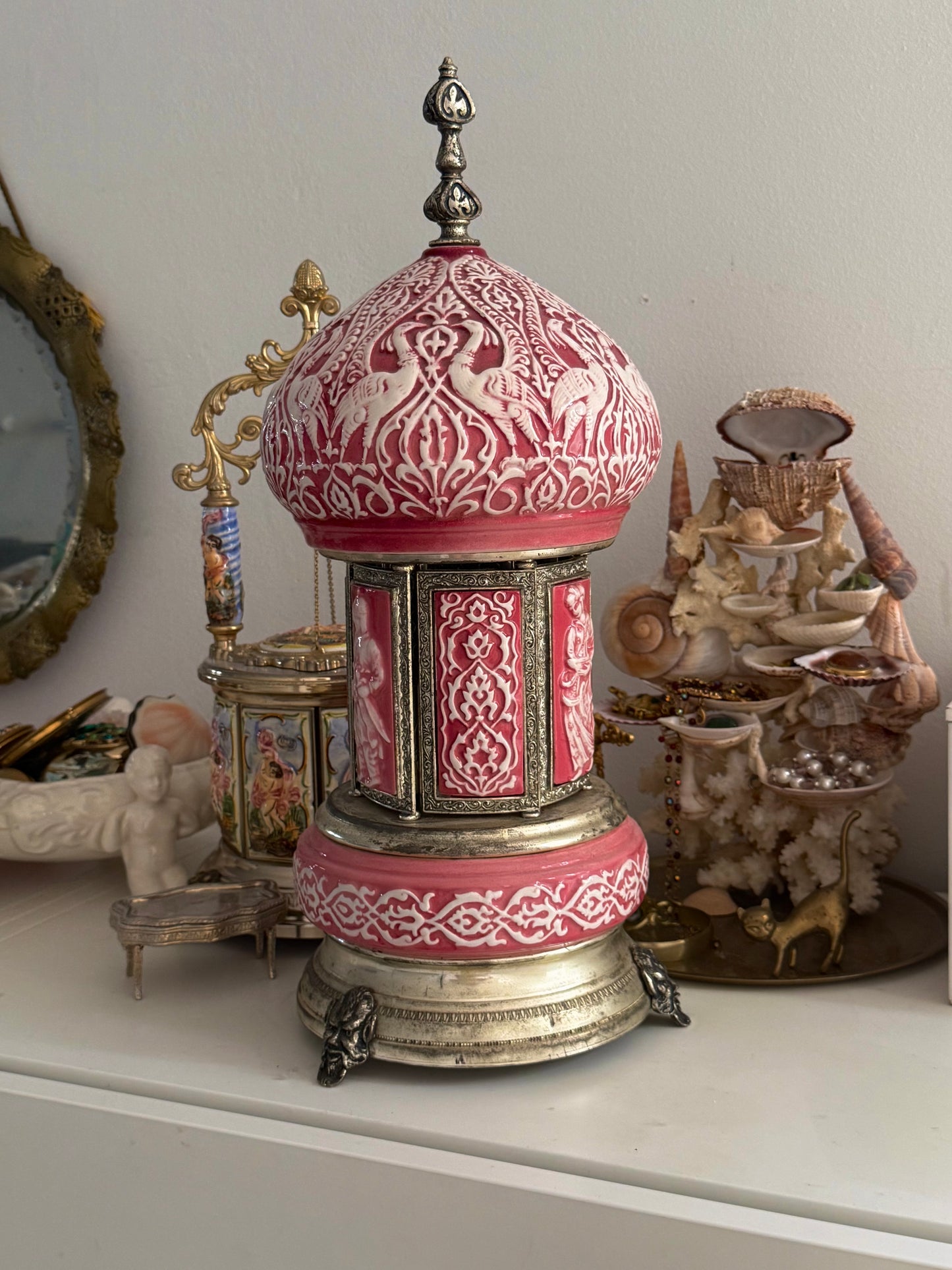 Vintage Zigaretten / Lippenstift Karussel mit Spieluhr / 20